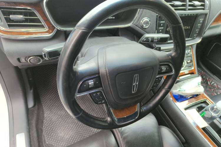 Used Lincoln Continental 2017 3.0T Four-Wheel Drive Prestige Edition Steering Wheel