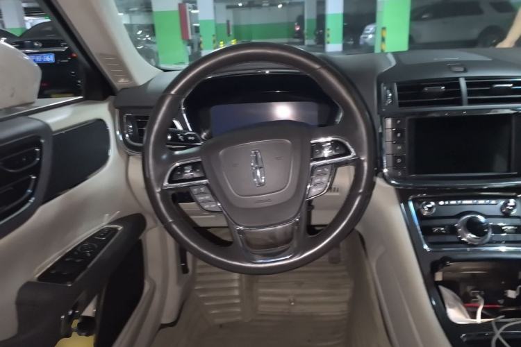 Used Lincoln Continental 2017 2.0T Two-Wheel Drive Deluxe Edition Steering Wheel