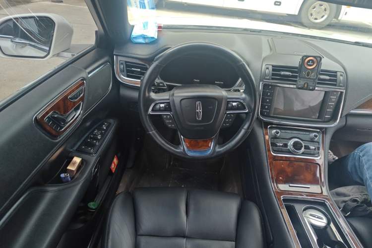 Used Lincoln Continental 2017 2.0T Two-Wheel Drive Deluxe Edition Steering Wheel