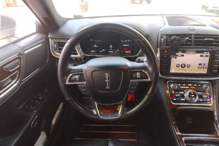 Used Lincoln Continental 2017 2.0T Two-Wheel Drive Deluxe Edition Steering Wheel