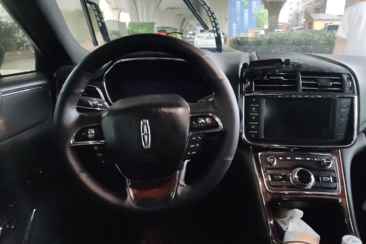 Used Lincoln Continental 2017 2.0T Two-Wheel Drive Deluxe Edition Steering Wheel