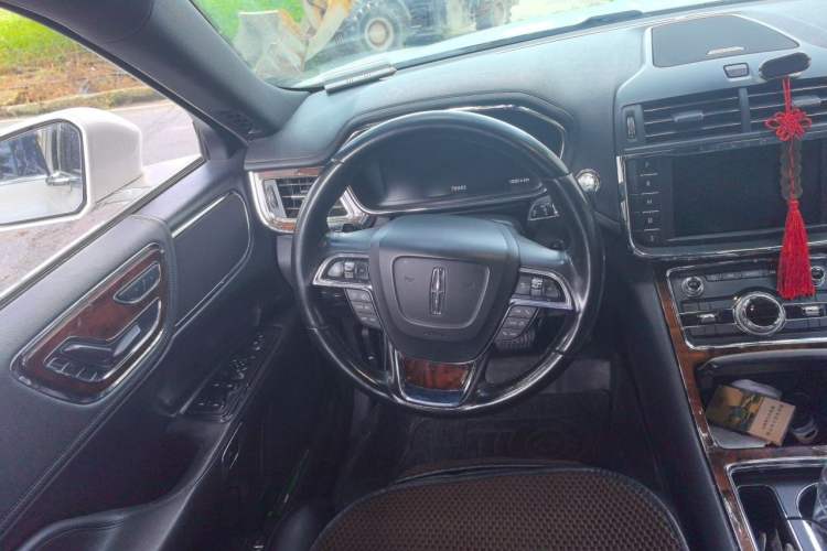 Used Lincoln Continental 2017 2.0T Two-Wheel Drive Deluxe Edition Steering Wheel