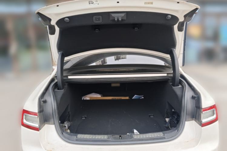 Used Lincoln Continental 2017 2.0T Two-Wheel Drive Deluxe Edition Trunk