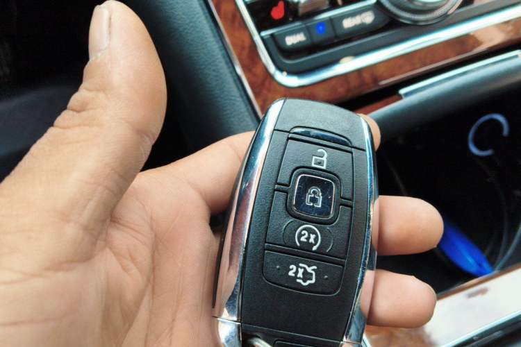 Used Lincoln Continental 2017 2.0T Two-Wheel Drive Deluxe Edition Vehicle Key