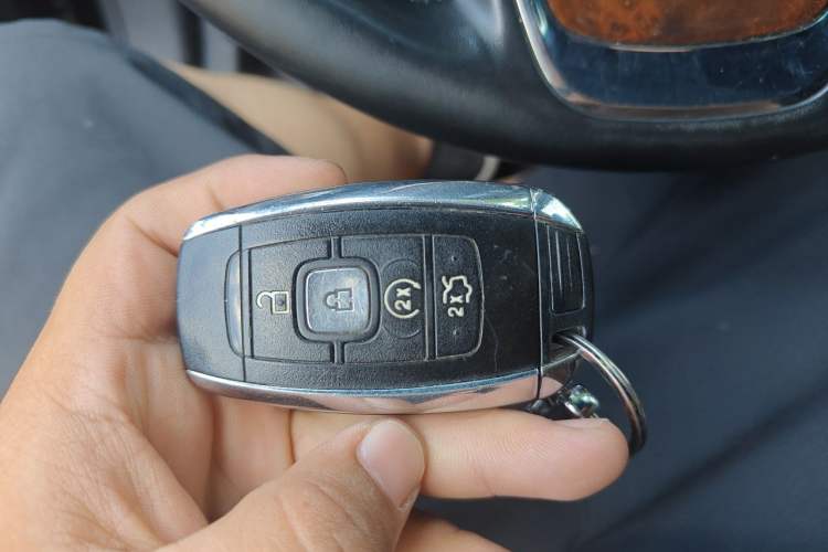 Used Lincoln Continental 2017 2.0T Two-Wheel Drive Deluxe Edition Vehicle Key
