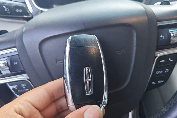 Used Lincoln Continental 2017 2.0T Two-Wheel Drive Deluxe Edition Vehicle Key