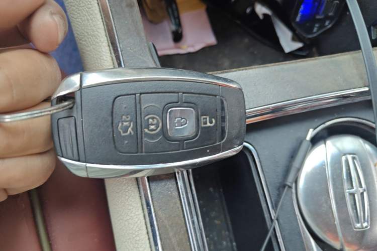 Used Lincoln Continental 2017 2.0T Two-Wheel-Drive Luxury Edition Vehicle Key