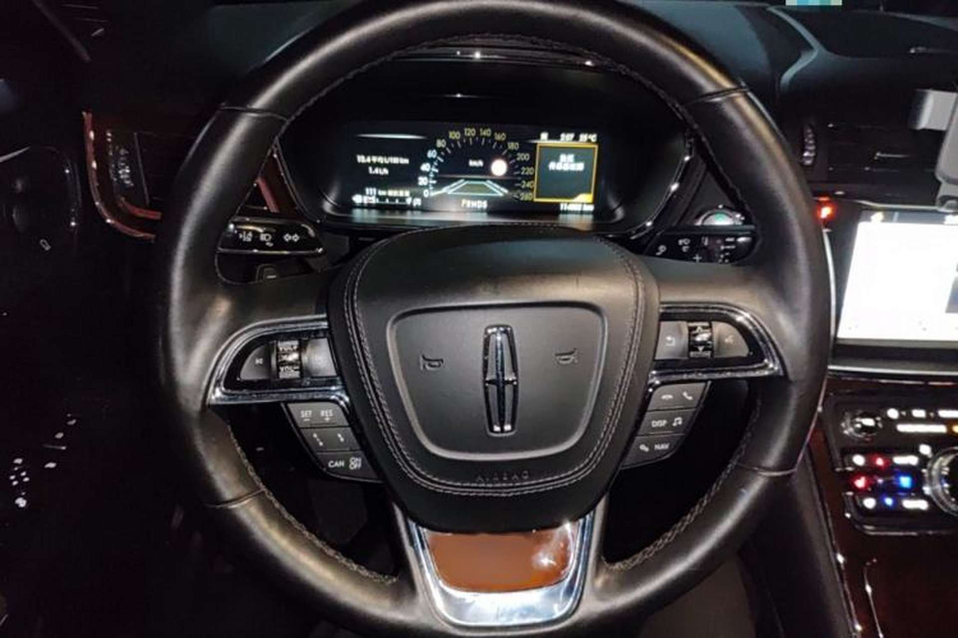 Used Lincoln Continental 2017 2.0T Two-Wheel Drive Prestige Edition Steering Wheel