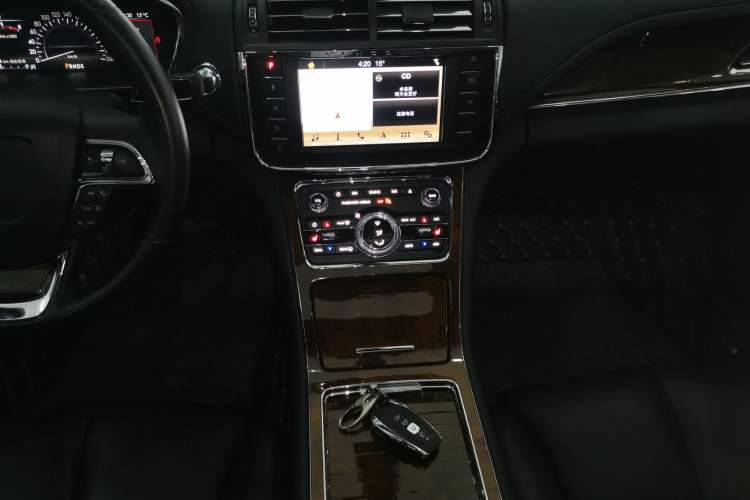 Used Lincoln Continental 2018 2.0T Two-Wheel Drive Deluxe Edition Audio And AC Panel