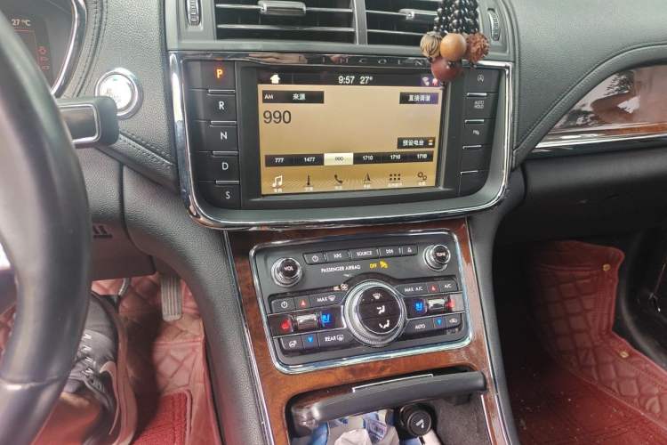 Used Lincoln Continental 2018 2.0T Two-Wheel Drive Luxury Edition Audio And AC Panel