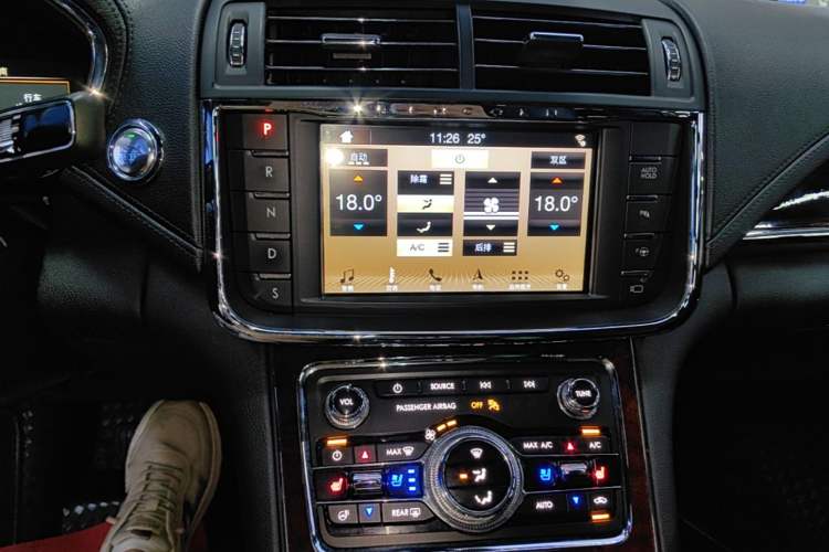 Used Lincoln Continental 2018 3.0T Four-Wheel Drive Prestige Edition Audio And AC Panel