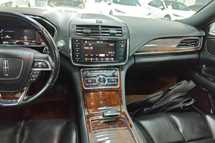 Used Lincoln Continental 2018 2.0T Two-Wheel Drive Luxury Edition Audio And AC Panel