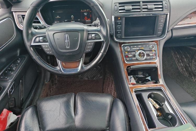 Used Lincoln Continental 2018 2.0T Two-Wheel Drive Deluxe Edition Center Console
