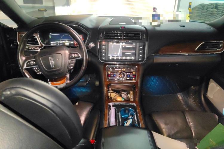 Used Lincoln Continental 2018 3.0T Four-Wheel Drive Prestige Edition Center Console