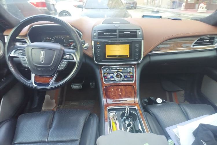 Used Lincoln Continental 2018 3.0T Four-Wheel Drive Presidential Edition Center Console