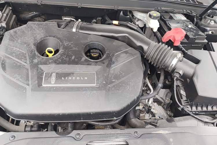 Used Lincoln Continental 2018 2.0T Two-Wheel Drive Prestige Edition Engine Bay