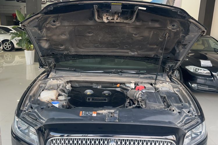 Used Lincoln Continental 2018 2.0T Two-Wheel Drive Deluxe Edition Engine Bay