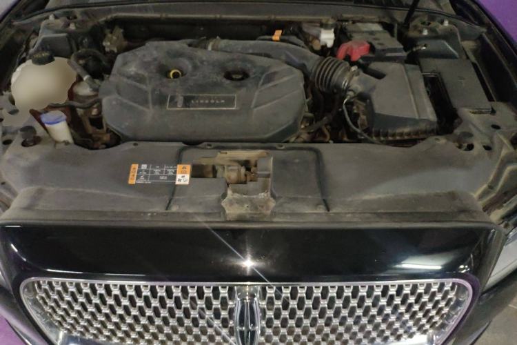 Used Lincoln Continental 2018 2.0T Two-Wheel Drive Luxury Edition Engine Bay