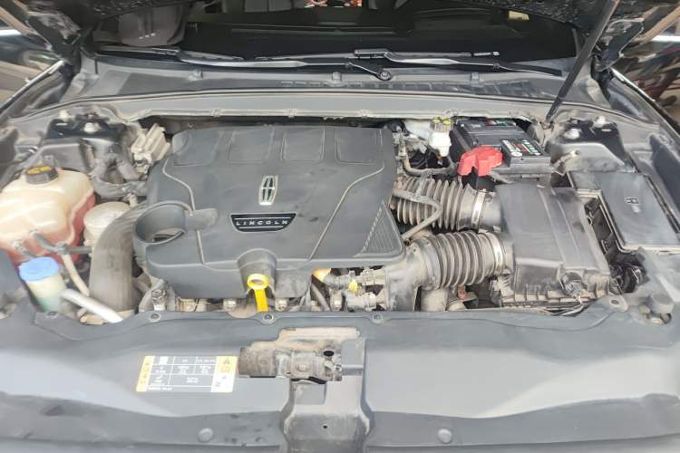 Used Lincoln Continental 2018 3.0T Four-Wheel Drive Prestige Edition Engine Bay