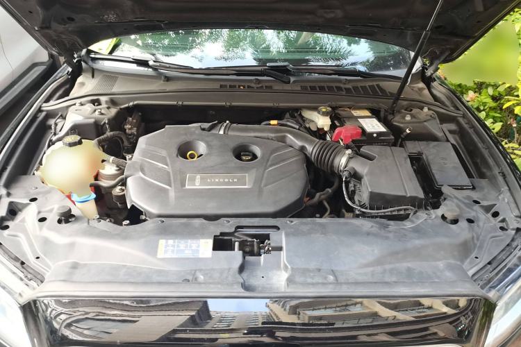 Used Lincoln Continental 2018 2.0T Two-Wheel Drive Deluxe Edition Engine Bay