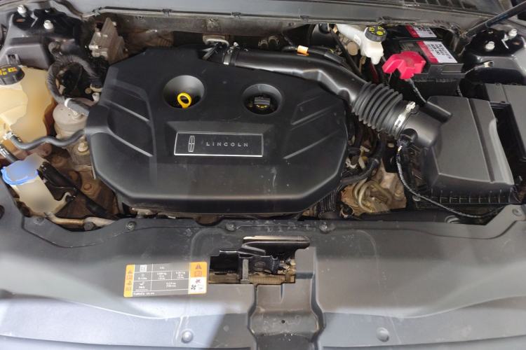Used Lincoln Continental 2018 2.0T Two-Wheel Drive Deluxe Edition Engine Bay