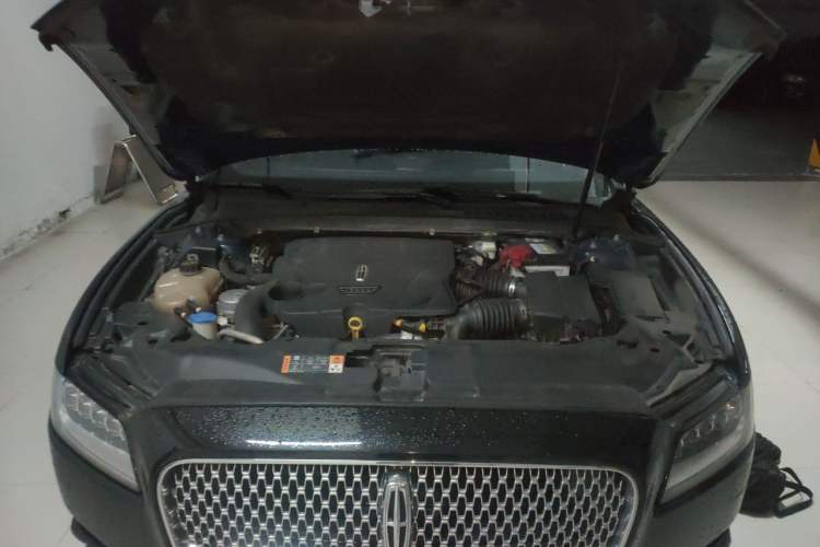 Used Lincoln Continental 2018 3.0T Four-Wheel Drive Presidential Edition Engine Bay