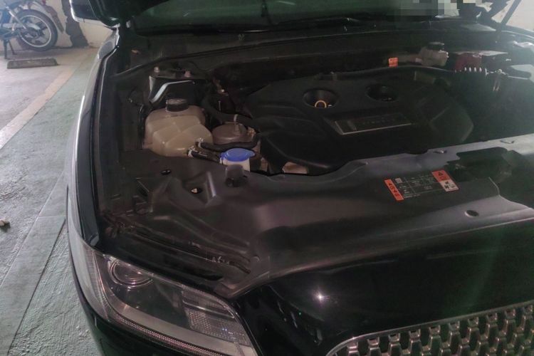 Used Lincoln Continental 2018 2.0T Two-Wheel Drive Deluxe Edition Engine Bay Right
