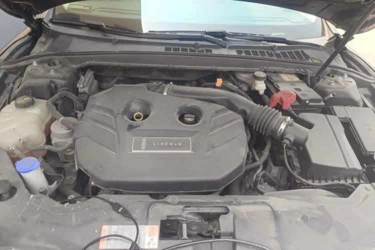 Used Lincoln Continental 2018 2.0T Two-Wheel Drive Luxury Edition Engine Bay