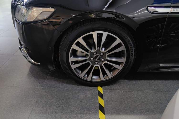 Used Lincoln Continental 2018 3.0T Four-Wheel Drive Prestige Edition Exterior 4