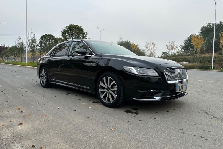 Used Lincoln Continental 2018 2.0T Two-Wheel Drive Deluxe Edition Front Right 45 Deg