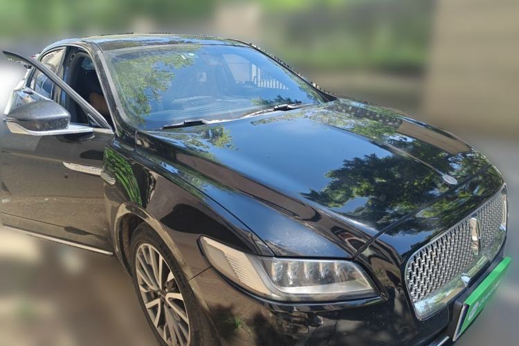 Used Lincoln Continental 2018 2.0T Two-Wheel Drive Luxury Edition Front Right 45 Deg