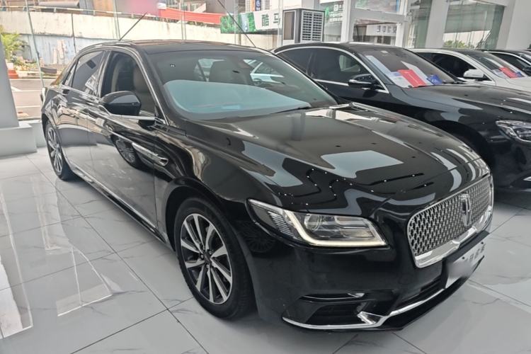 Used Lincoln Continental 2018 2.0T Two-Wheel Drive Deluxe Edition Front Right 45 Deg
