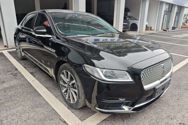 Used Lincoln Continental 2018 2.0T Two-Wheel Drive Deluxe Edition Front Right 45 Deg