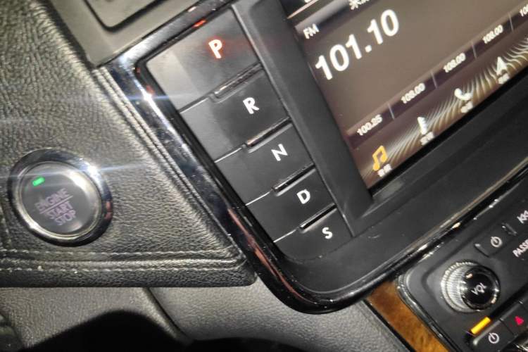 Used Lincoln Continental 2018 3.0T Four-Wheel Drive Prestige Edition Gear Lever