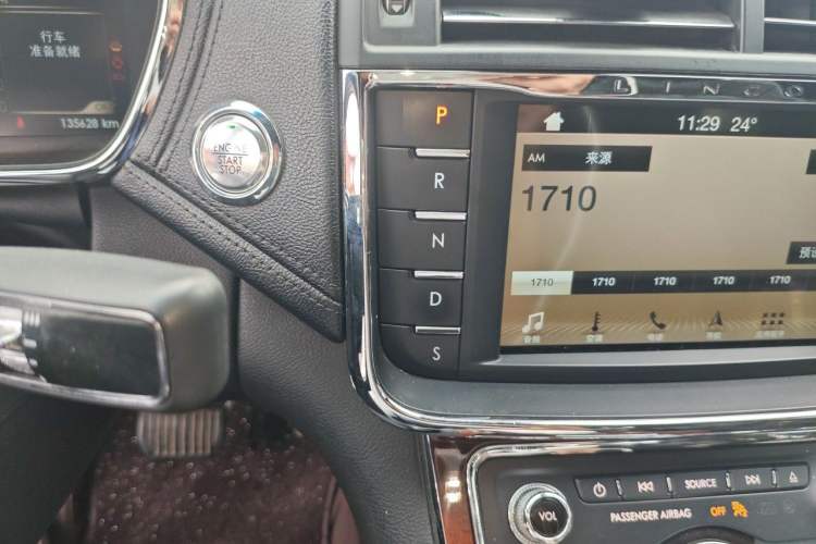 Used Lincoln Continental 2018 2.0T Two-Wheel Drive Prestige Edition Gear Lever