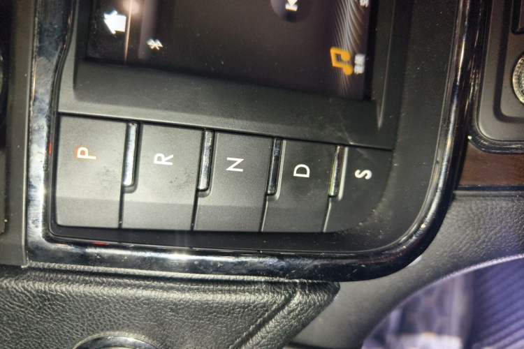 Used Lincoln Continental 2018 2.0T Two-Wheel Drive Deluxe Edition Gear Lever