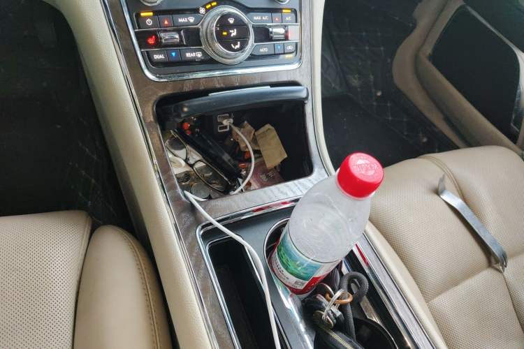 Used Lincoln Continental 2018 2.0T Two-Wheel Drive Deluxe Edition Gear Lever