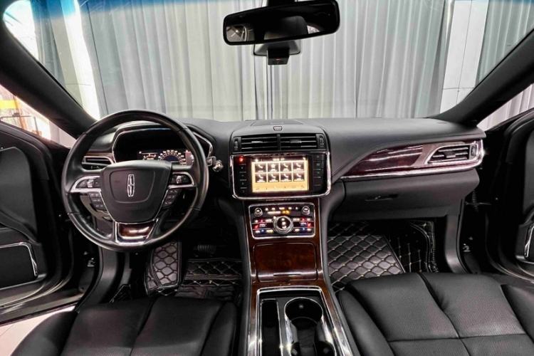 Used Lincoln Continental 2018 2.0T Two-Wheel Drive Deluxe Edition Interior 1