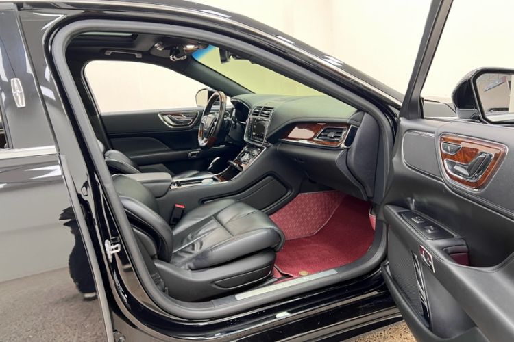 Used Lincoln Continental 2018 2.0T Two-Wheel Drive Deluxe Edition Interior 10