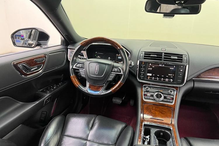 Used Lincoln Continental 2018 2.0T Two-Wheel Drive Deluxe Edition Interior 2