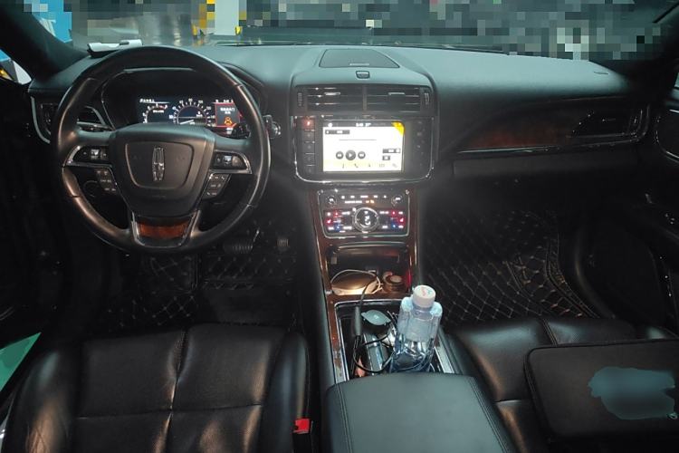 Used Lincoln Continental 2018 2.0T Two-Wheel Drive Deluxe Edition Interior 2