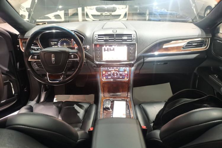 Used Lincoln Continental 2018 2.0T Two-Wheel Drive Deluxe Edition Interior 2