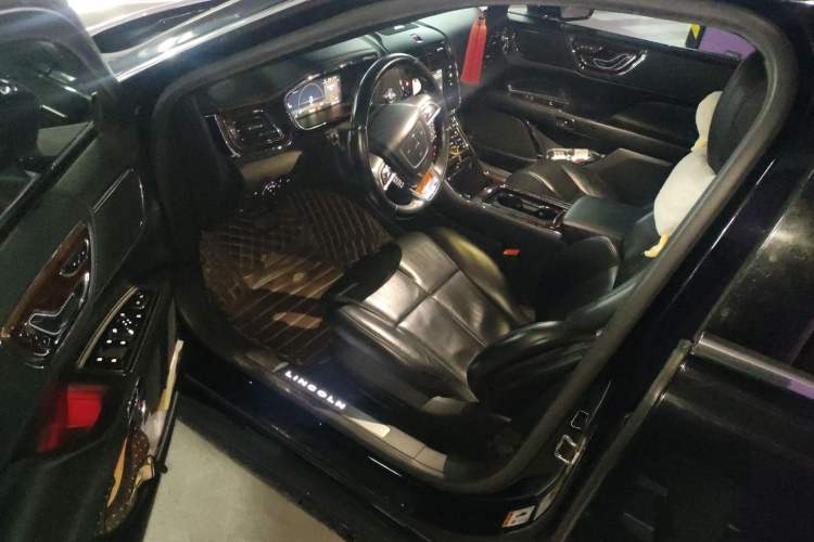 Used Lincoln Continental 2018 2.0T Two-Wheel Drive Luxury Edition Interior 3