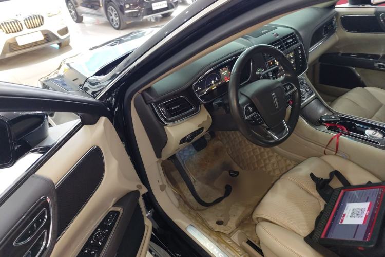 Used Lincoln Continental 2018 2.0T Two-Wheel Drive Deluxe Edition Interior 3