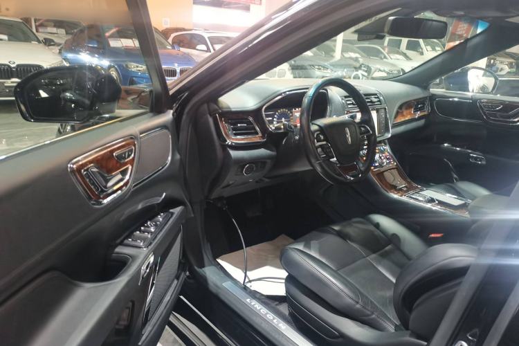 Used Lincoln Continental 2018 2.0T Two-Wheel Drive Deluxe Edition Interior 3