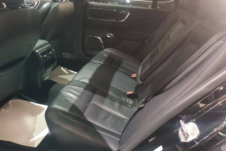 Used Lincoln Continental 2018 2.0T Two-Wheel Drive Deluxe Edition Interior 4
