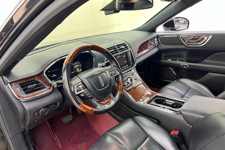 Used Lincoln Continental 2018 2.0T Two-Wheel Drive Deluxe Edition Interior 6