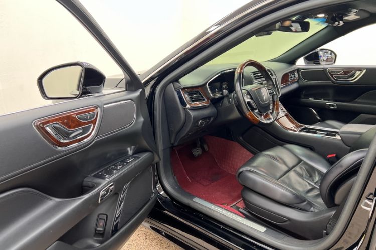 Used Lincoln Continental 2018 2.0T Two-Wheel Drive Deluxe Edition Interior 7