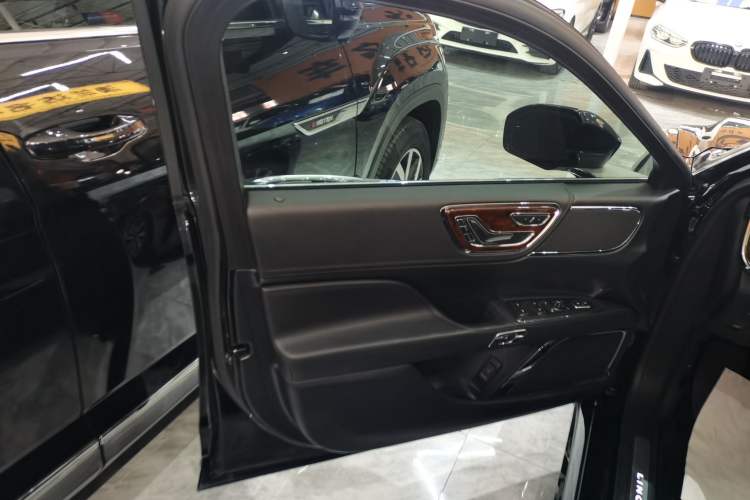 Used Lincoln Continental 2018 2.0T Two-Wheel Drive Deluxe Edition Interior 7
