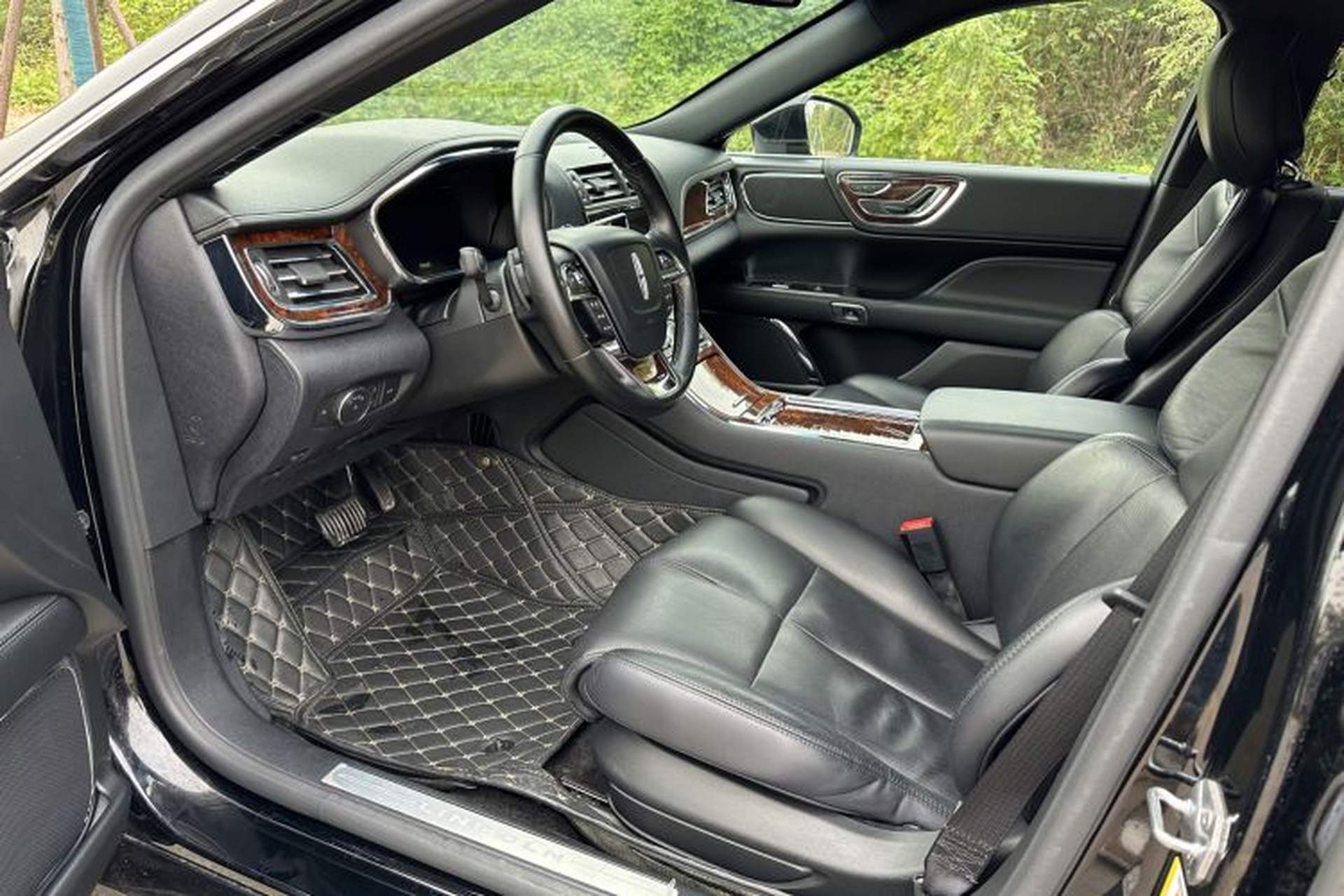 Used Lincoln Continental 2018 2.0T Two-Wheel Drive Deluxe Edition Left Front Seat